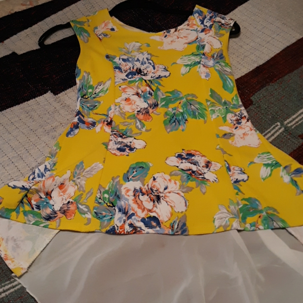 Women's flowery yellow top
